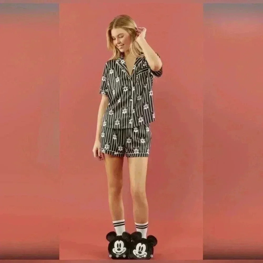 Forever 21 Disney Mickey Mouse satin pj short set